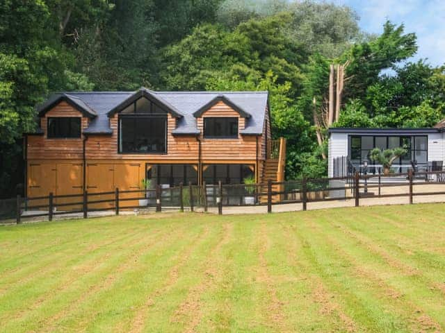 Exterior | Foxton Barn - Harrietsham Retreats, Harrietsham, Maidstone