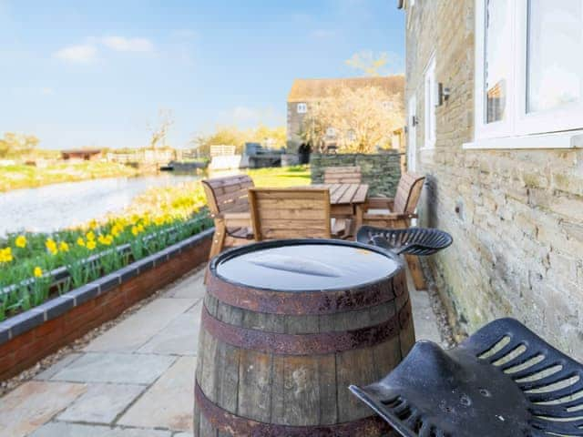 Sitting-out-area | The Warren - Fletland Holiday Hamlet , Baston, near Stamford