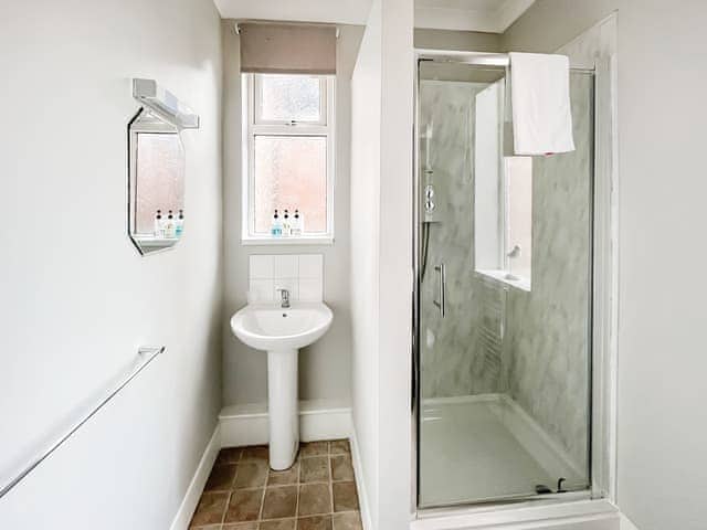 Shower room | Pier View Apartment 3 - Pier View, Skegness