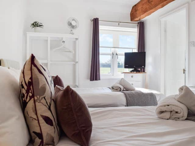 Twin bedroom | Old Barn, Whittington