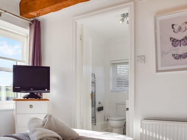 Twin bedroom | Old Barn, Whittington