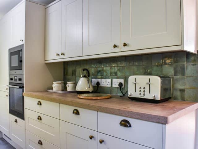 Kitchen | Tarn Bank, Kendal and Lakes Gateway