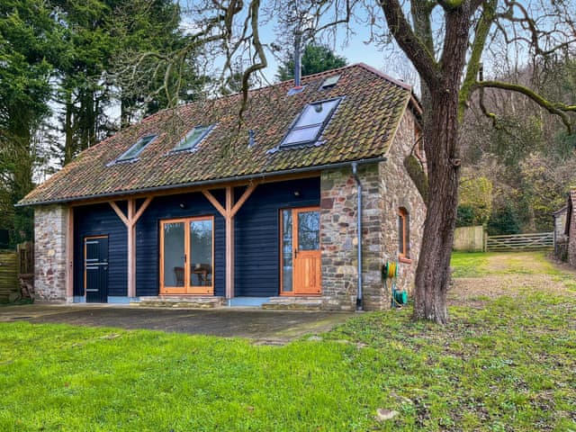 Exterior | Walnut Cottage Barn, Clevedon