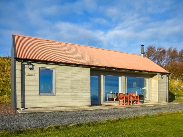 Lovely holiday home in spectacular location | Storr - Brogaig Cottages, Brogaig, near Staffin