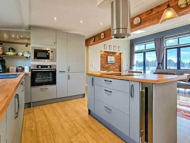 Kitchen | Lakeside Lodge, Tallington Lakes