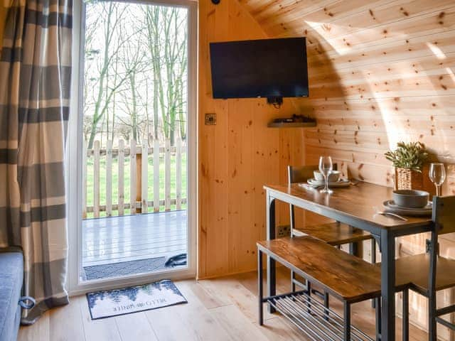 Dining Area | Beech - Graffitoe Farm Holidays, Hunmanby