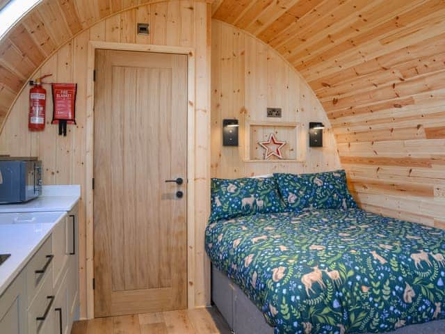 Bedroom | Beech - Graffitoe Farm Holidays, Hunmanby