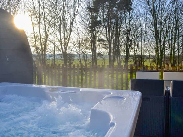 Hot tub | Beech - Graffitoe Farm Holidays, Hunmanby