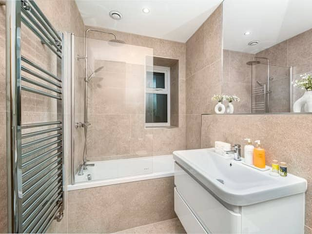 Bathroom | No. 2 Sunnyside Apartments, Woolacombe