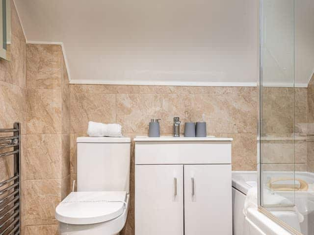 Bathroom | Malthouse Cottage, Ranworth