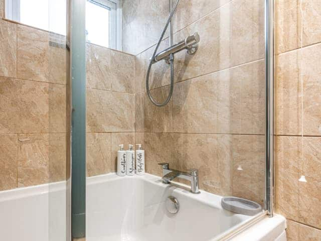 Bathroom | Malthouse Cottage, Ranworth