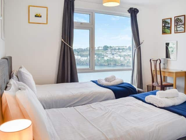 Twin bedroom | Pencarrow, Fowey