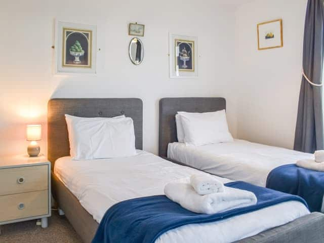 Twin bedroom | Pencarrow, Fowey