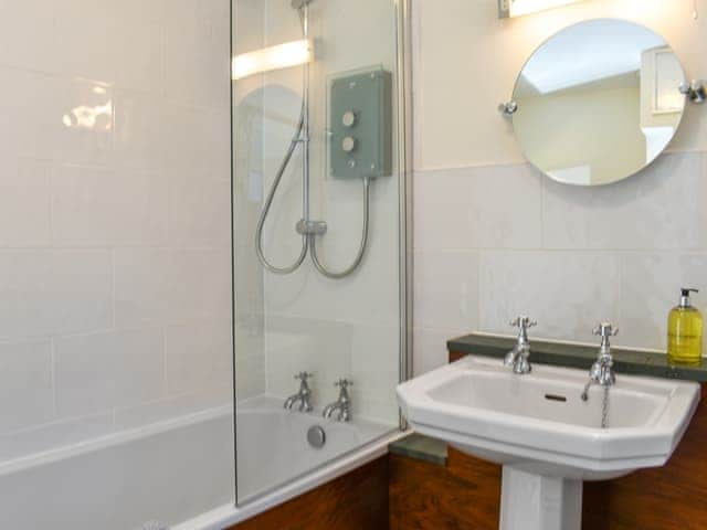 Bathroom | Tarn Bank, Kendal and Lakes Gateway