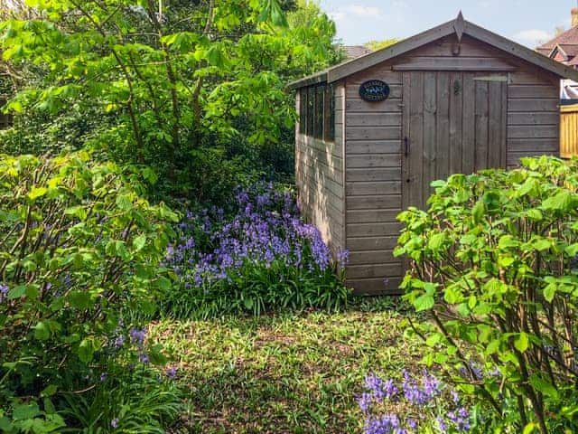 Summerhouse | 5 Rose Cottages, Little Sandhurst