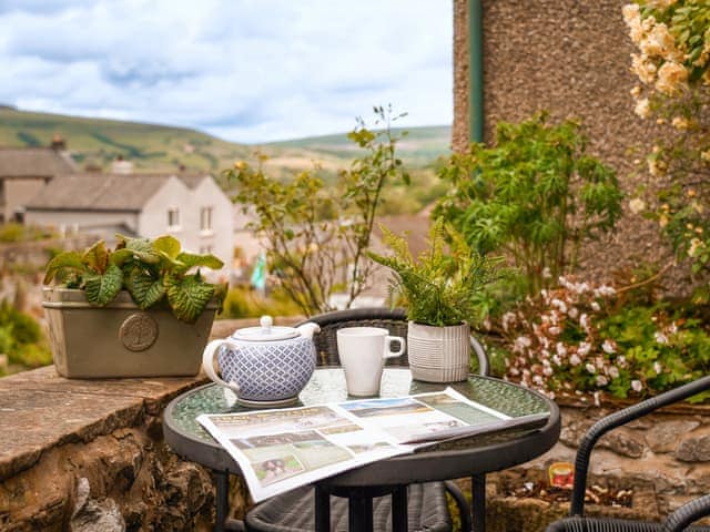 Sitting-out-area | Fern Cottage, Bradwell