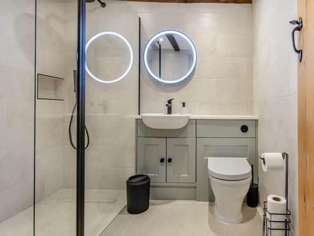 Bathroom | The Farmhouse, Church Stretton