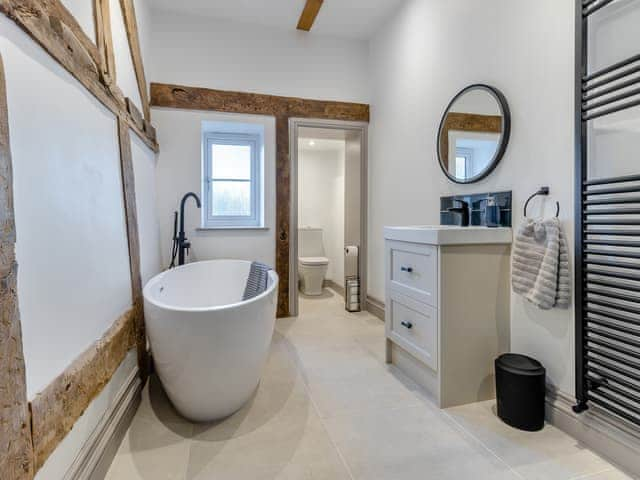 Bathroom | The Farmhouse, Church Stretton