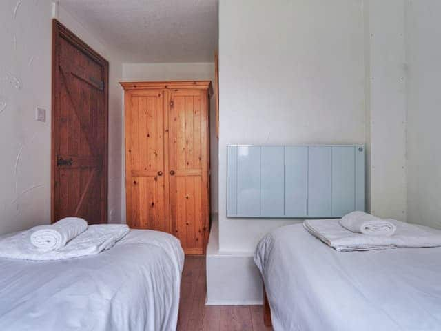 Twin bedroom | Crackington Cottage, Bude