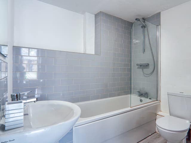 Bathroom | Crackington Cottage, Bude