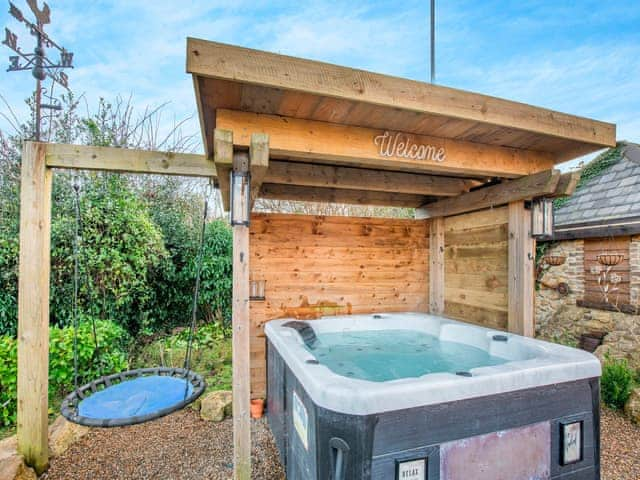 Hot tub | Bramley Cottage, Otham, near Maidstone