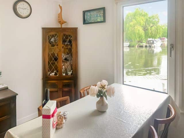 Dining Area | Noosa Sound, Horning