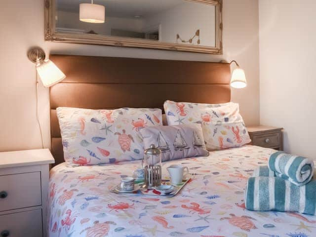 Double bedroom | Low Tide, Looe