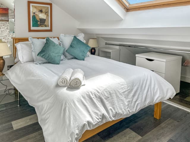 Double bedroom | Holly&rsquo;s Apartment, Beverley