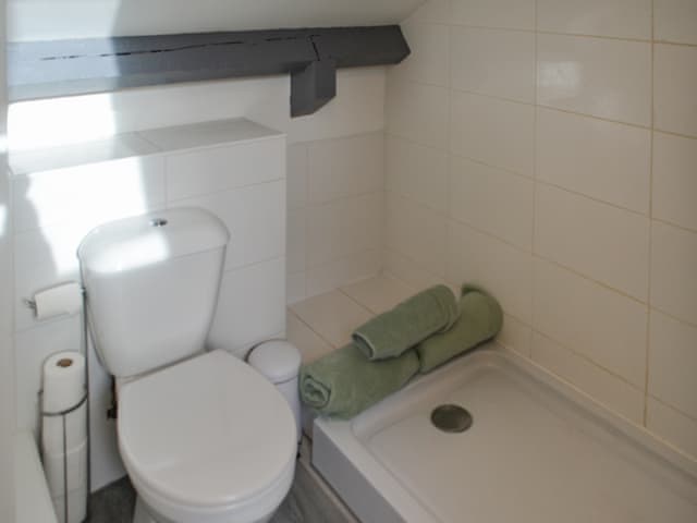 Bathroom | Holly&rsquo;s Apartment, Beverley