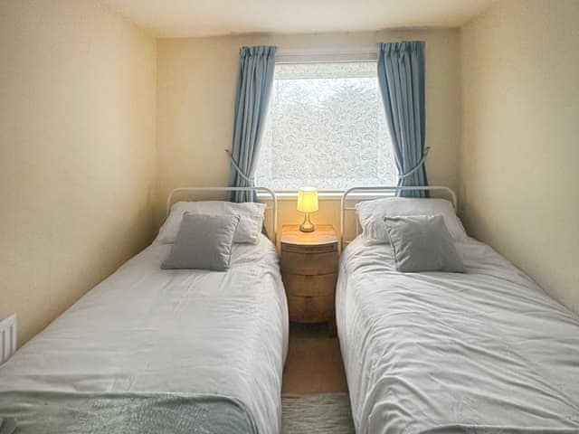 Twin bedroom | Clovelly Rise, Dawlish