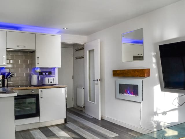 Open plan living space | Holly&rsquo;s Apartment, Beverley