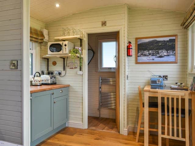 Kitchen/diner | The Rams Rest - Shamrock Shepherds Huts, Kirby Misperton