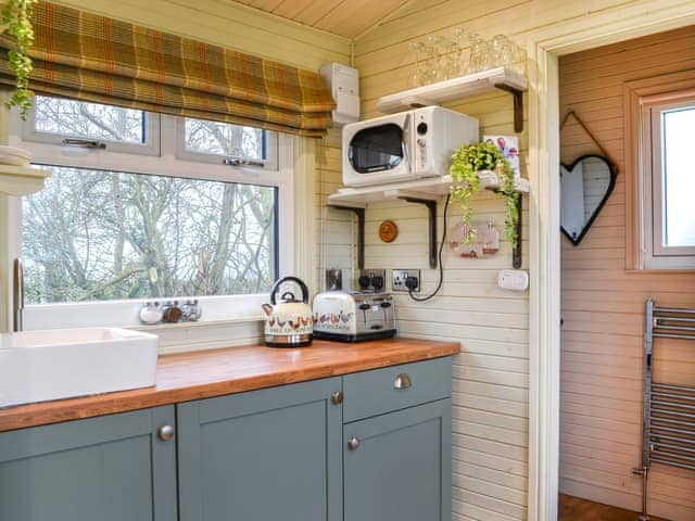 Kitchen | The Rams Rest - Shamrock Shepherds Huts, Kirby Misperton