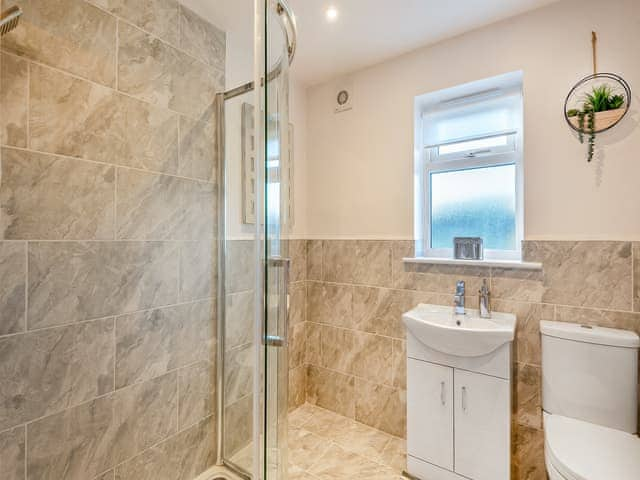 Bathroom | The Hideaway - Holding Holiday Homes, Hogsthorpe