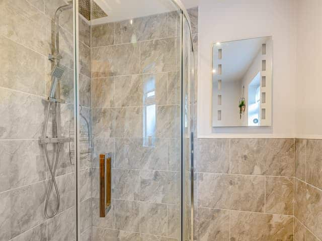 Bathroom | The Hideaway - Holding Holiday Homes, Hogsthorpe