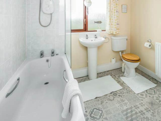 Bathroom | Bill&rsquo;s House - Elwick Farm Holiday Cottages, Belford