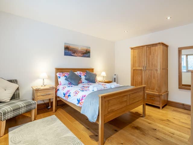 Double bedroom | Courtyard Barn - Hall Farm Barns, Gimingham, near Mundesley