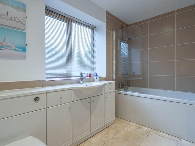 Bathroom | Courtyard Barn - Hall Farm Barns, Gimingham, near Mundesley