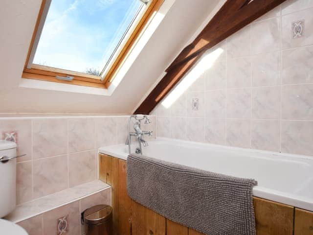 Bathroom | The Cottage - Lower Whitsleigh Farm, Roborough, near Winkleigh