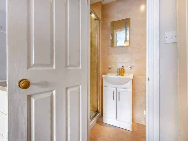 Bathroom | Corner Cottage, Troutbeck Bridge, near Windermere