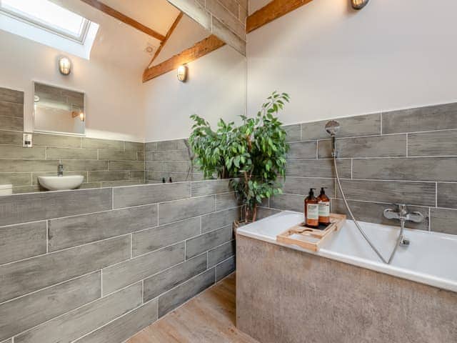 Bathroom | The Barnacle Goose - North Plain Farm, Bowness-on-Solway