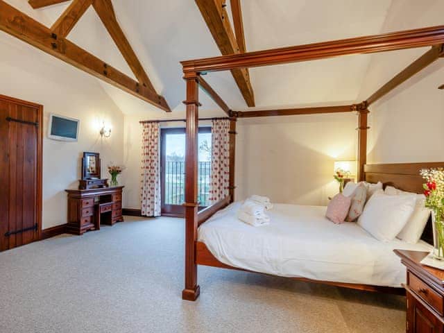 Double bedroom | Woodpecker Barn - Piggyback Barns, Sculthorpe, Fakenham