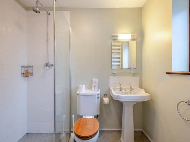 Bathroom | Woodpecker Barn - Piggyback Barns, Sculthorpe, Fakenham