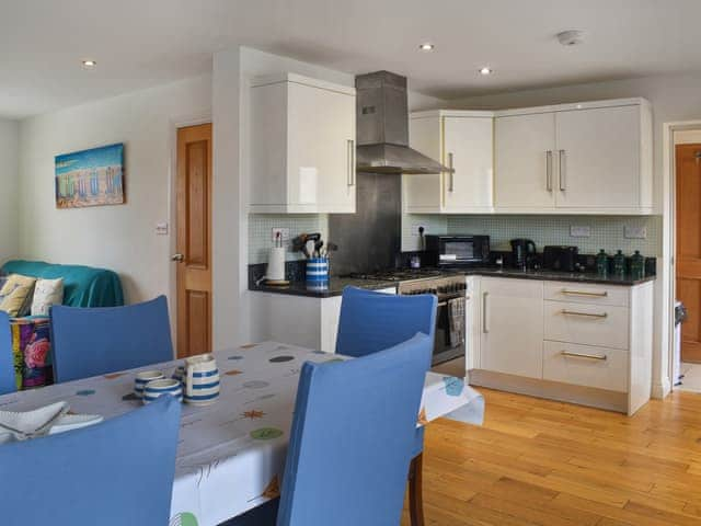 Kitchen/diner | Surf Rise, Bude