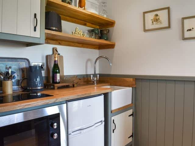 Kitchen | Meadows View Shepherd&rsquo;s hut, Cockermouth