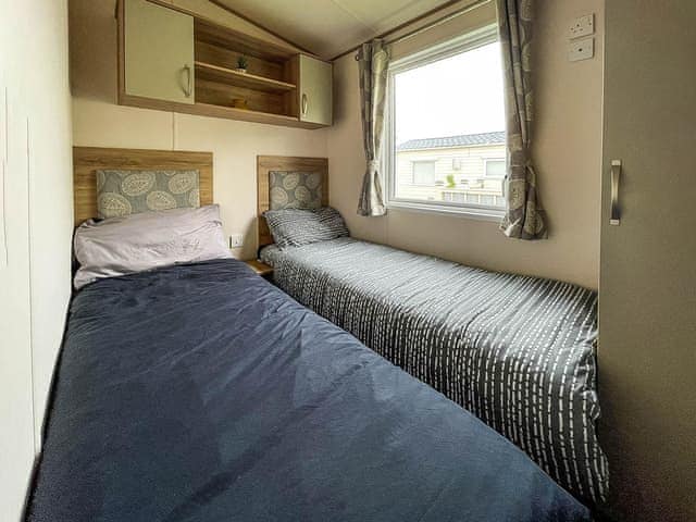 Twin bedroom | Vue Du Ciel - Tattershall Lake, Tattershall