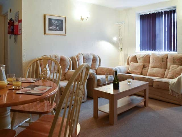 Living room/dining room | Henhouse - Tokenbury Manor Cottages, Liskeard