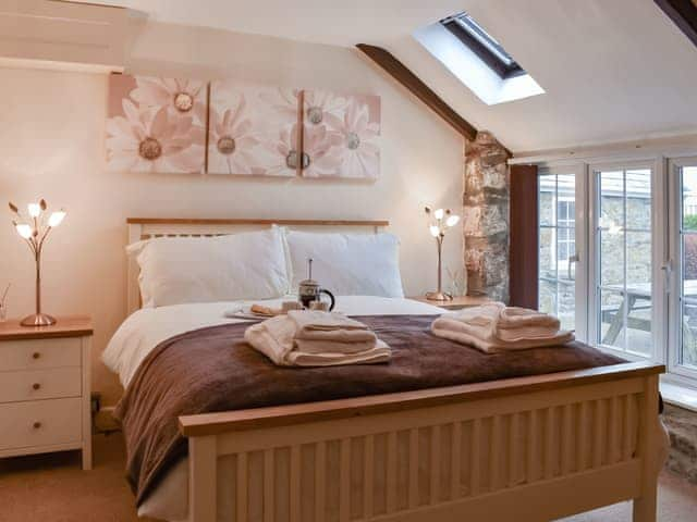 Double bedroom | Henhouse - Tokenbury Manor Cottages, Liskeard