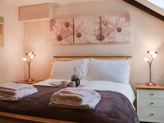 Double bedroom | Henhouse - Tokenbury Manor Cottages, Liskeard