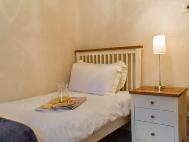 Single bedroom | Haybarn - Tokenbury Manor Cottages, Liskeard